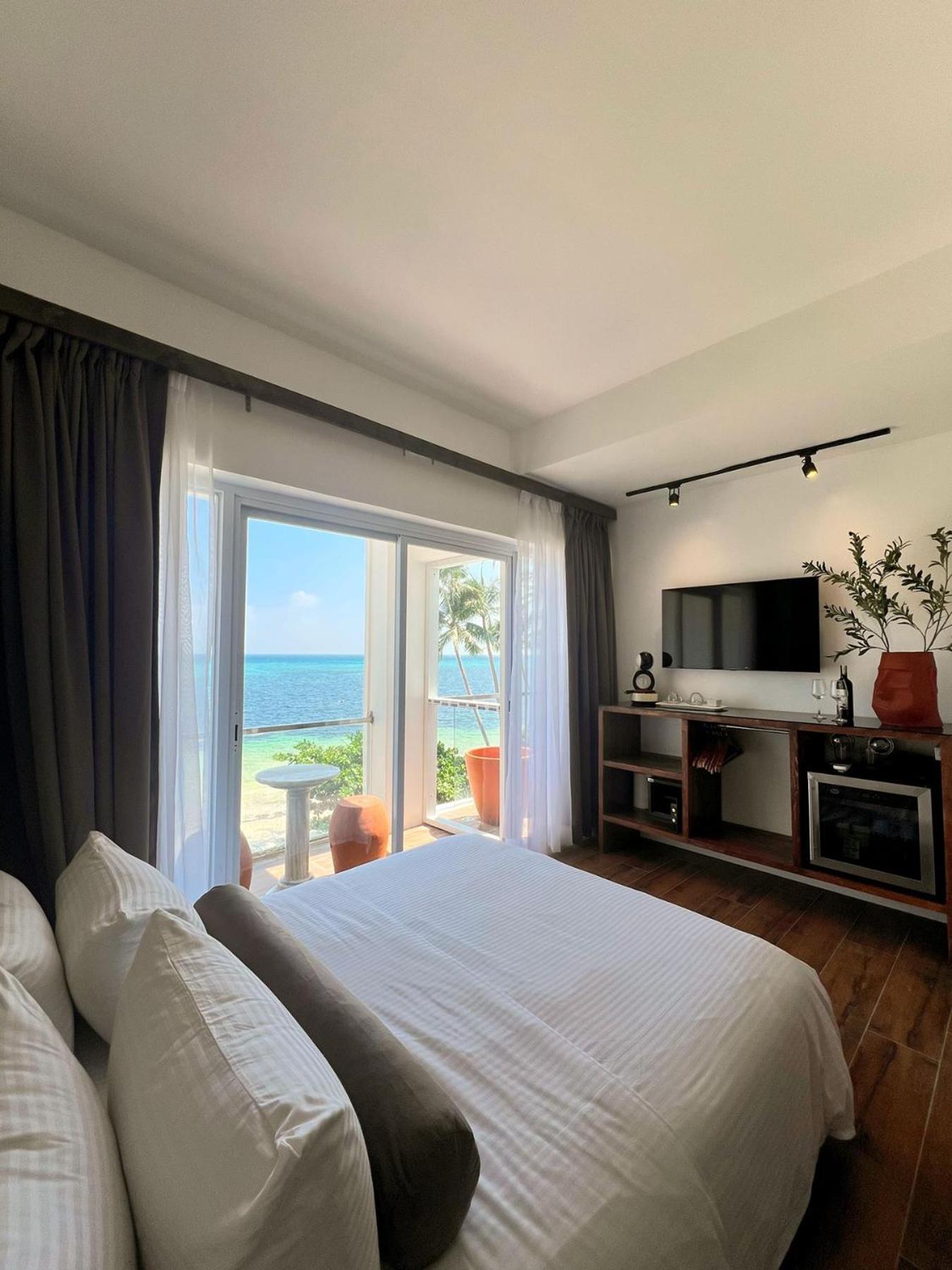 Palassa Private Residences Balabag  Δωμάτιο φωτογραφία